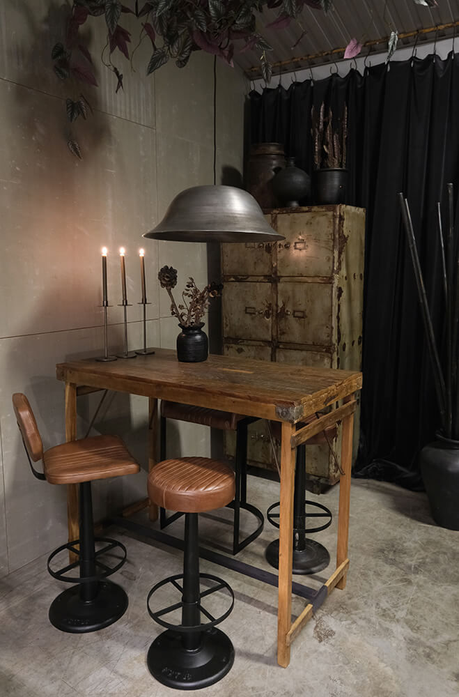 Trademark Living Calcutta barbord i træ - L
