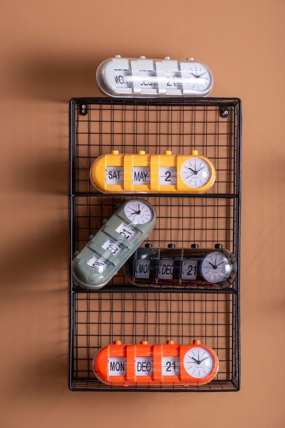 Karlsson Alarm clock Retro Tube Calendar Flip jungle green