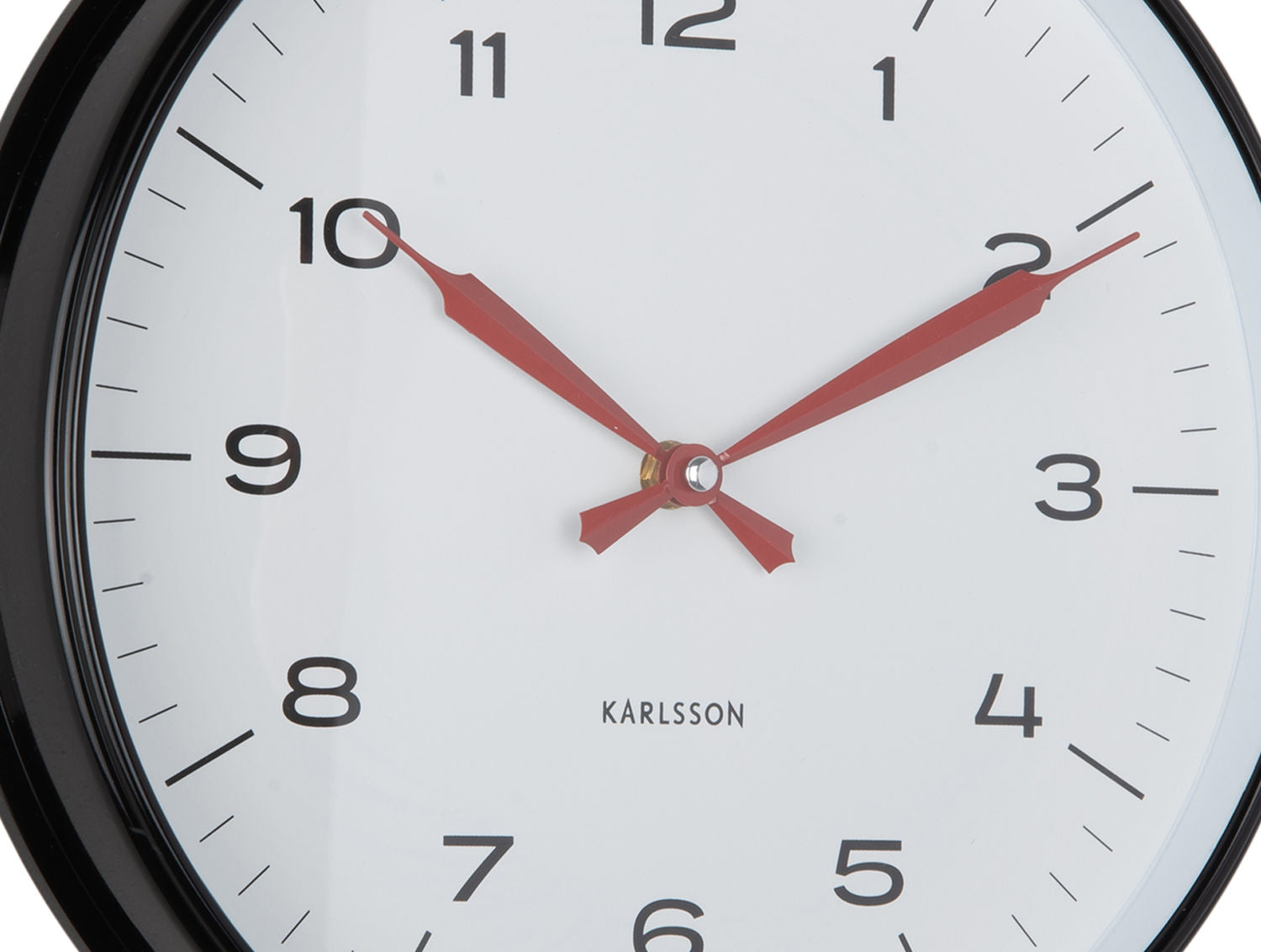 Karlsson Vægur Modern Factory sort m. lyse rødt