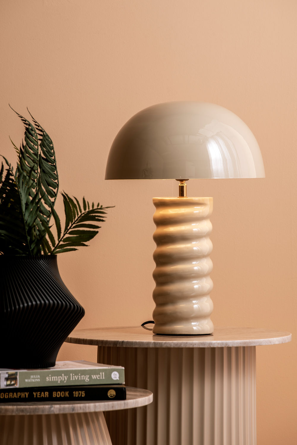 Leitmotiv Bordlampe Gracio emalje blød brun
