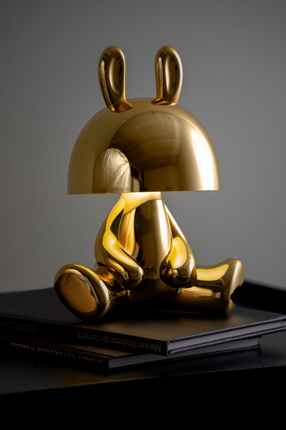 Leitmotiv Bordlampe Bunny LED m. bluetooth højtaler forgyldt