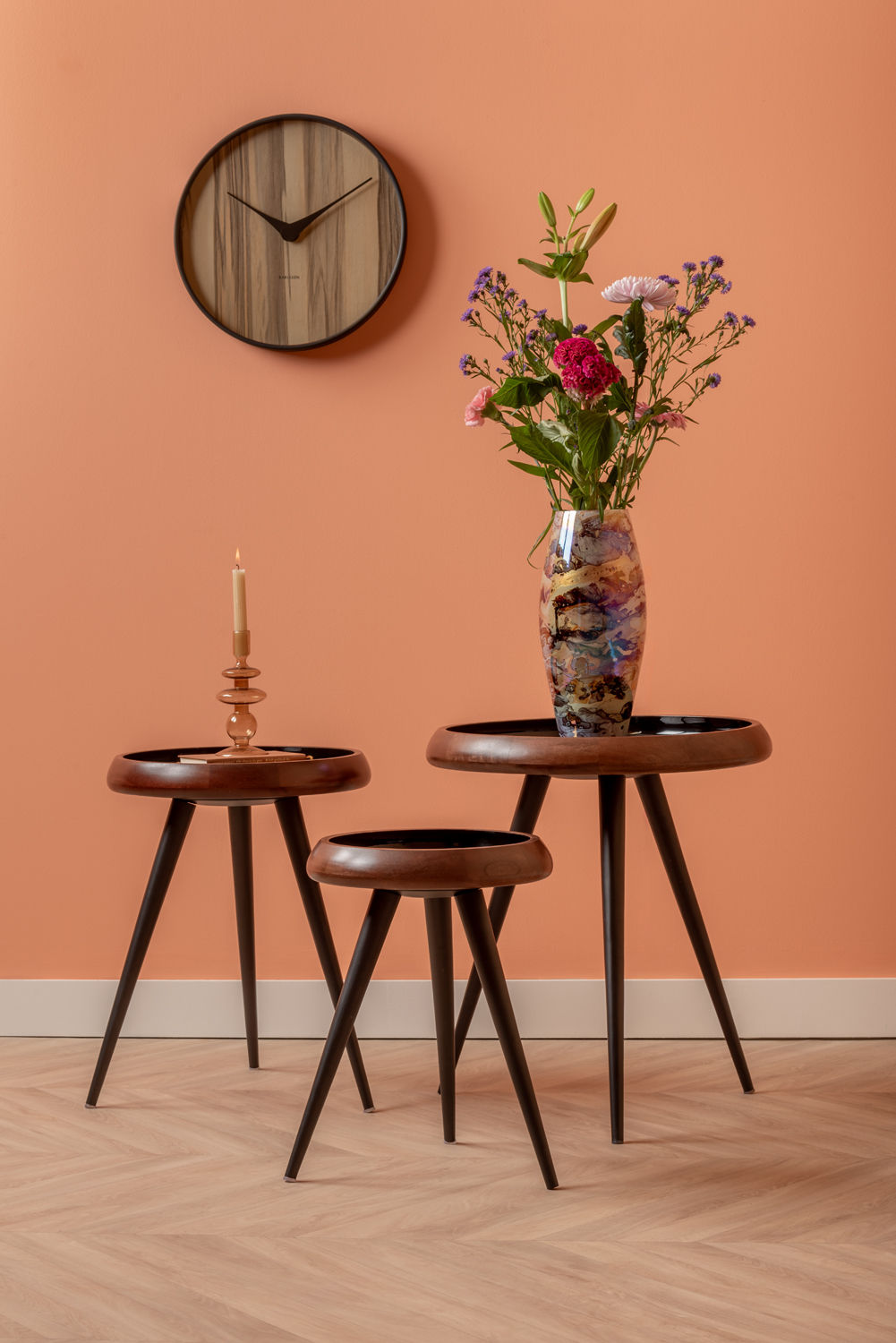 Leitmotiv Bordsæt Stativ varm valnøddelak, sort emalje