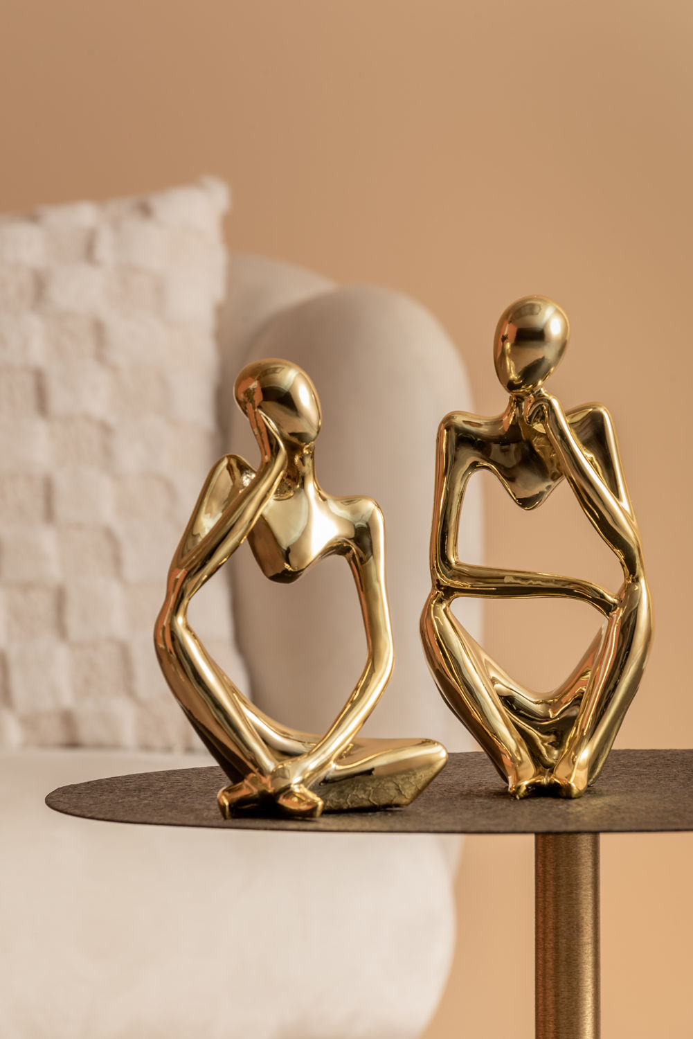 nutidens statue Forestil dig polyresin forgyldt