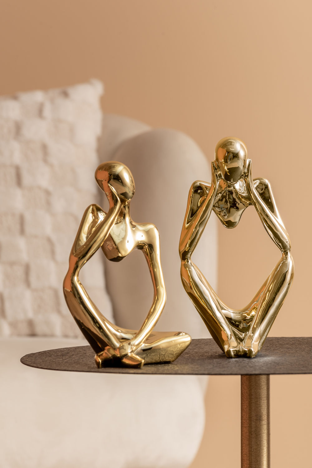 nutidens Statue Dreaming polyresin forgyldt