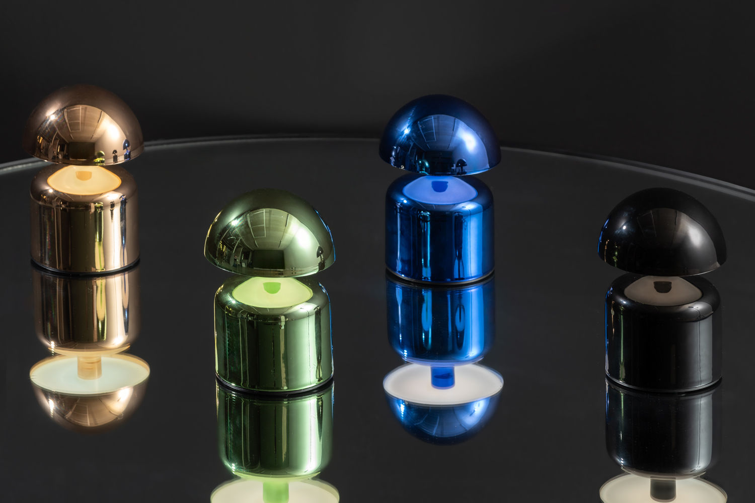 Leitmotiv Bordlampe Impetu LED mørkegrøn belagt