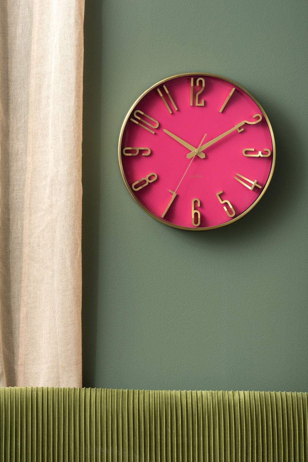 Karlsson Vægur Elevated Glam metallic mørk pink