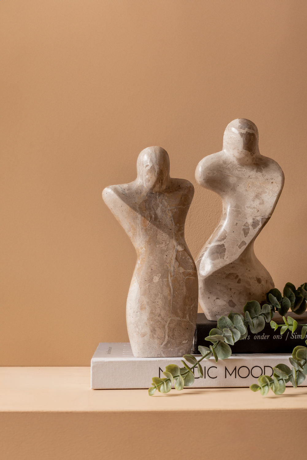 Present Time Statue Kvinde abstrakt marmor brun