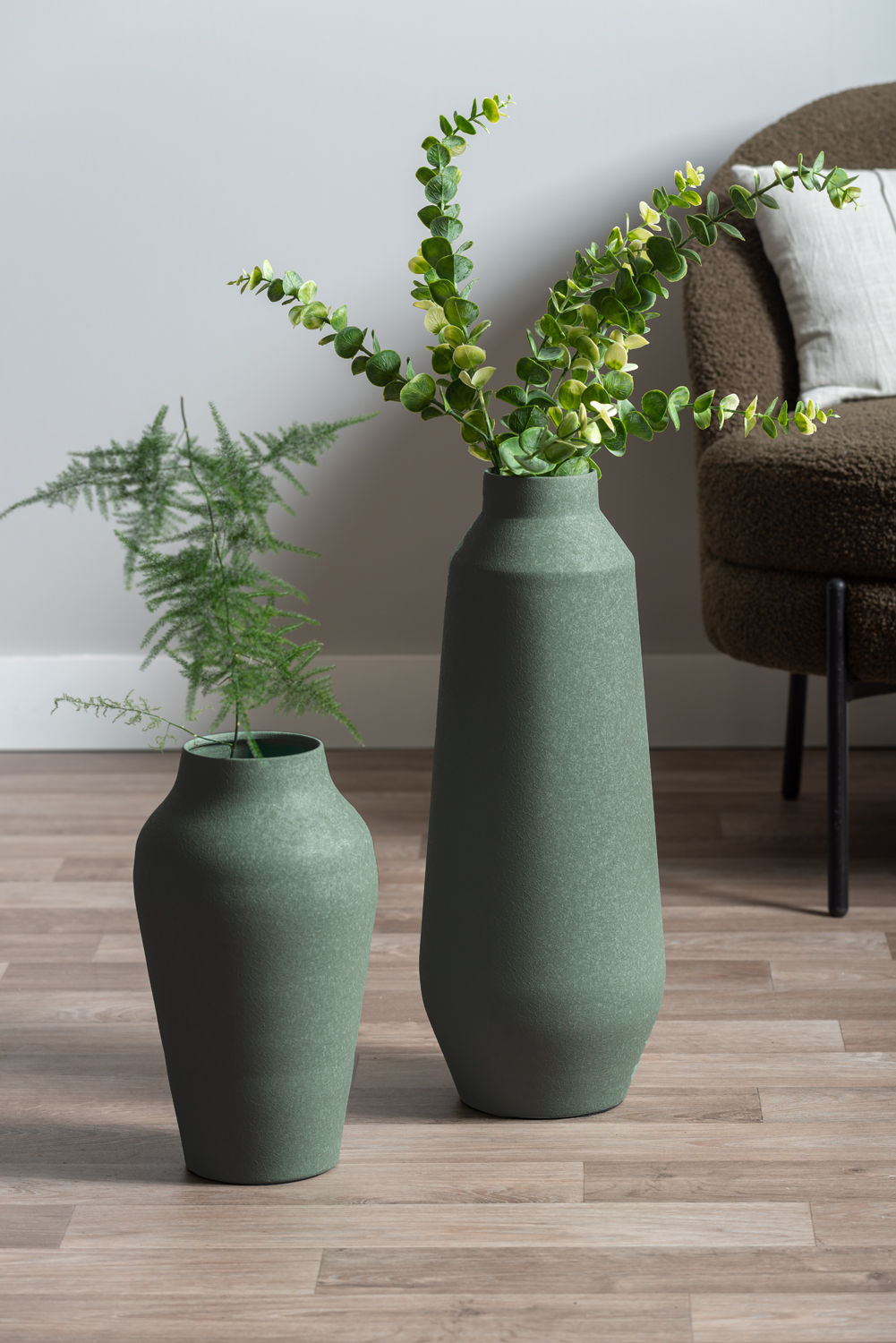 nutid Vase Boaz pin høj jern tekstureret jungle grøn