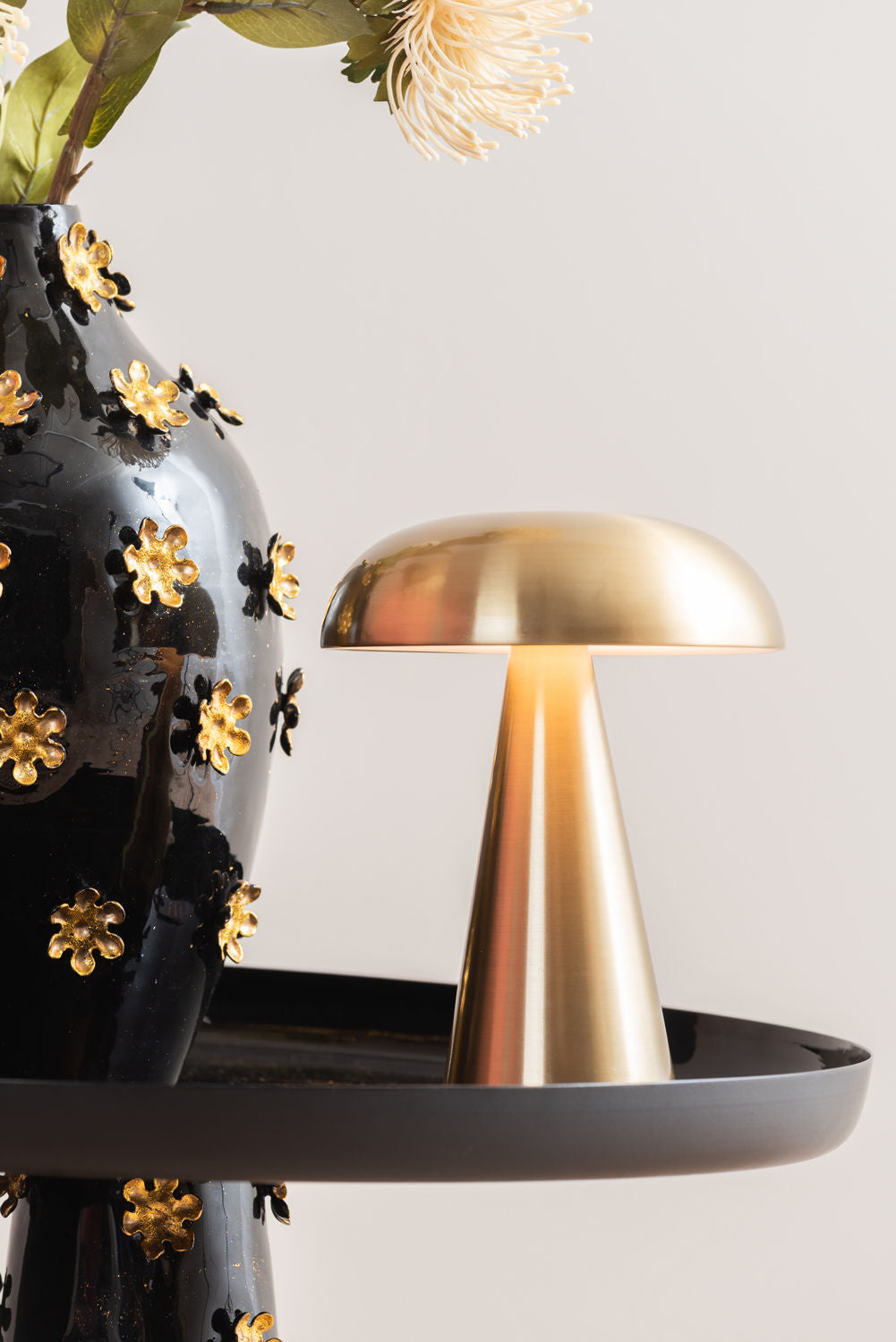 Leitmotiv Bordlampe Rachel LED jern børstet guld