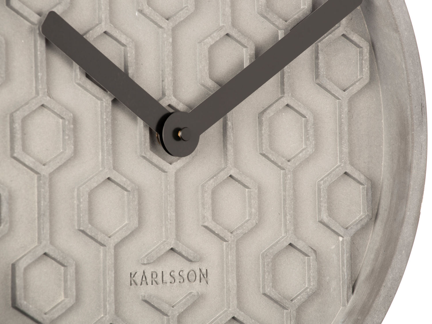 Karlsson Vægur Honeycomb betongrå