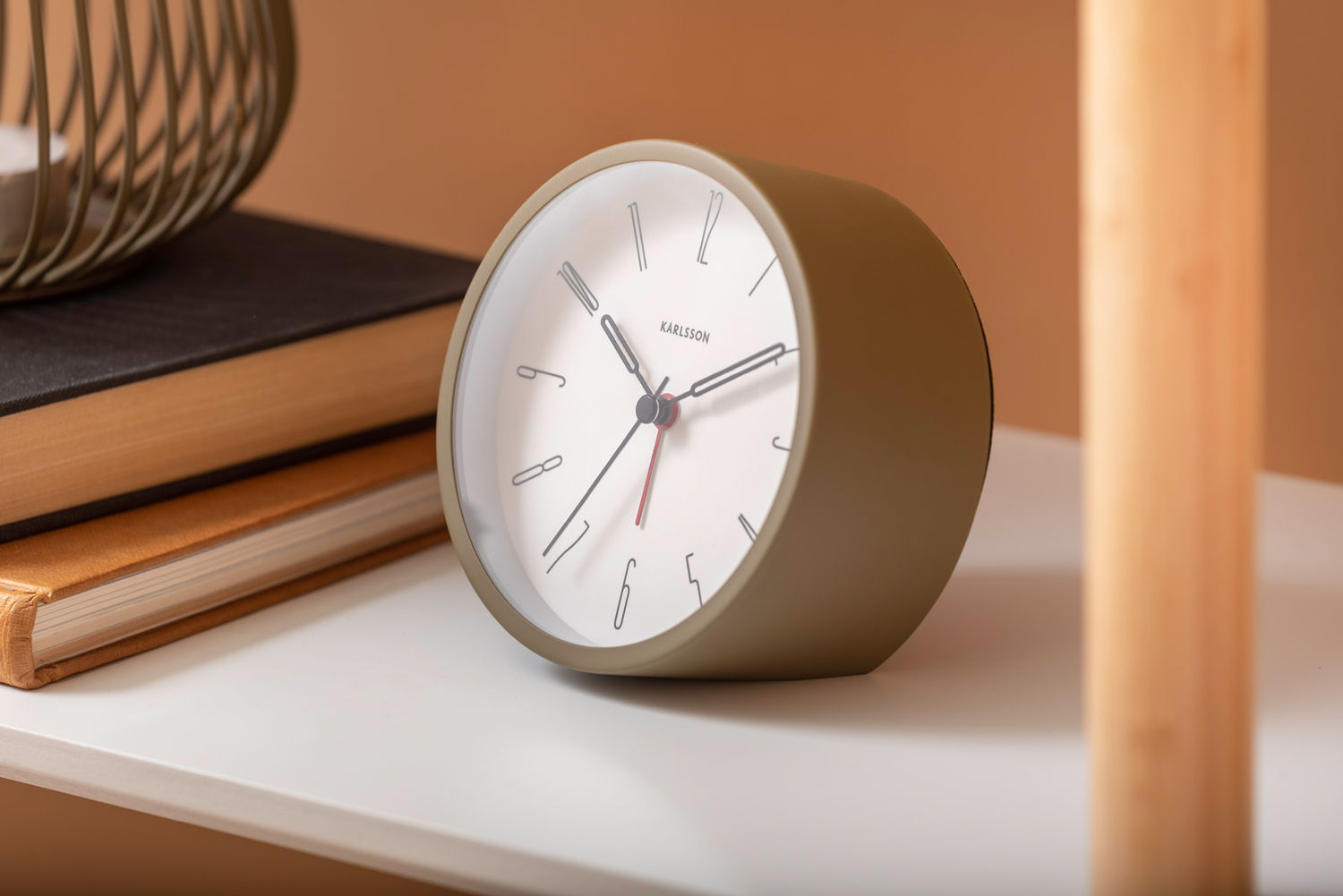 Karlsson Vækkeur Belle Numbers jern mosgrøn