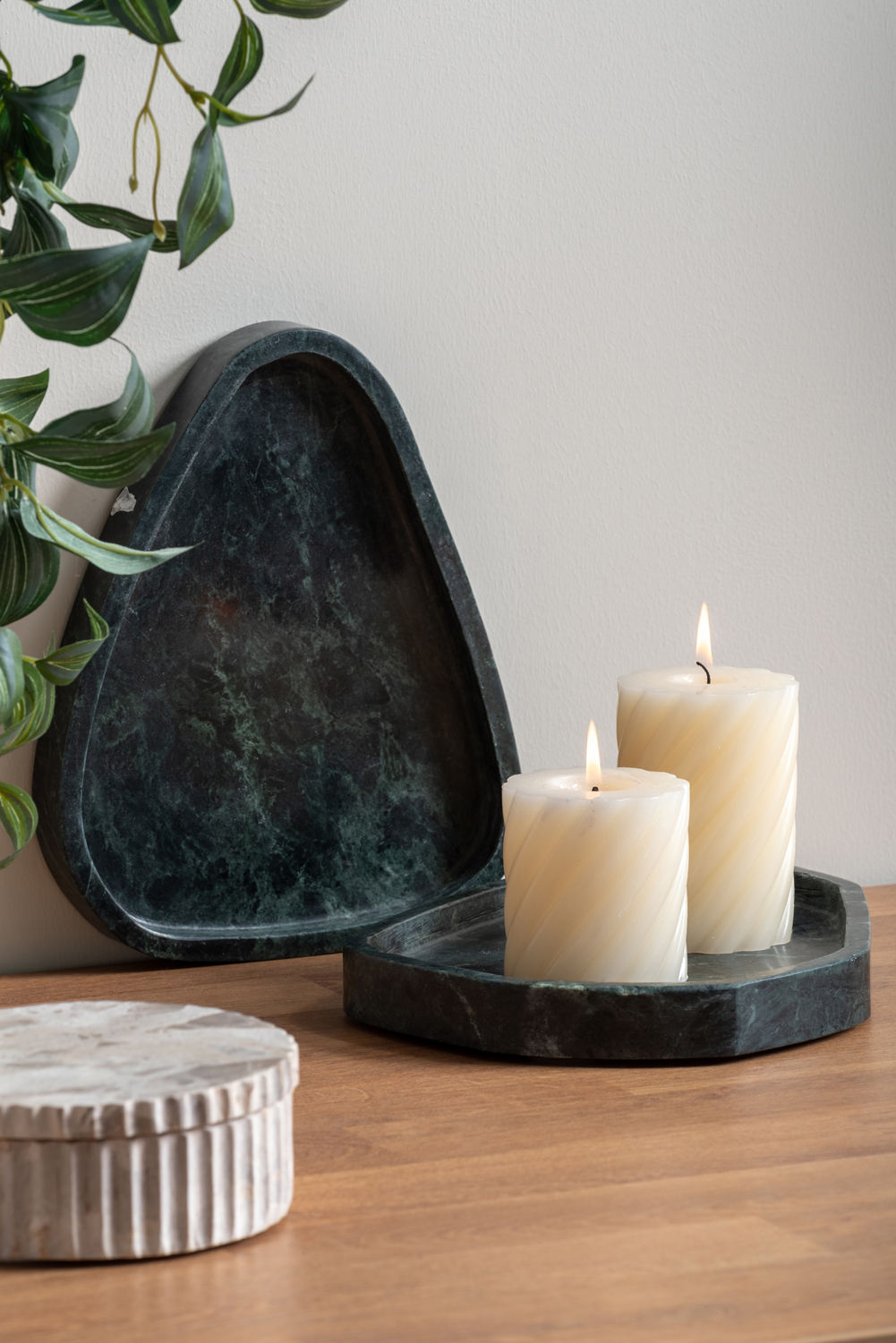 nutid Bakke Trekant marmor mørkegrøn