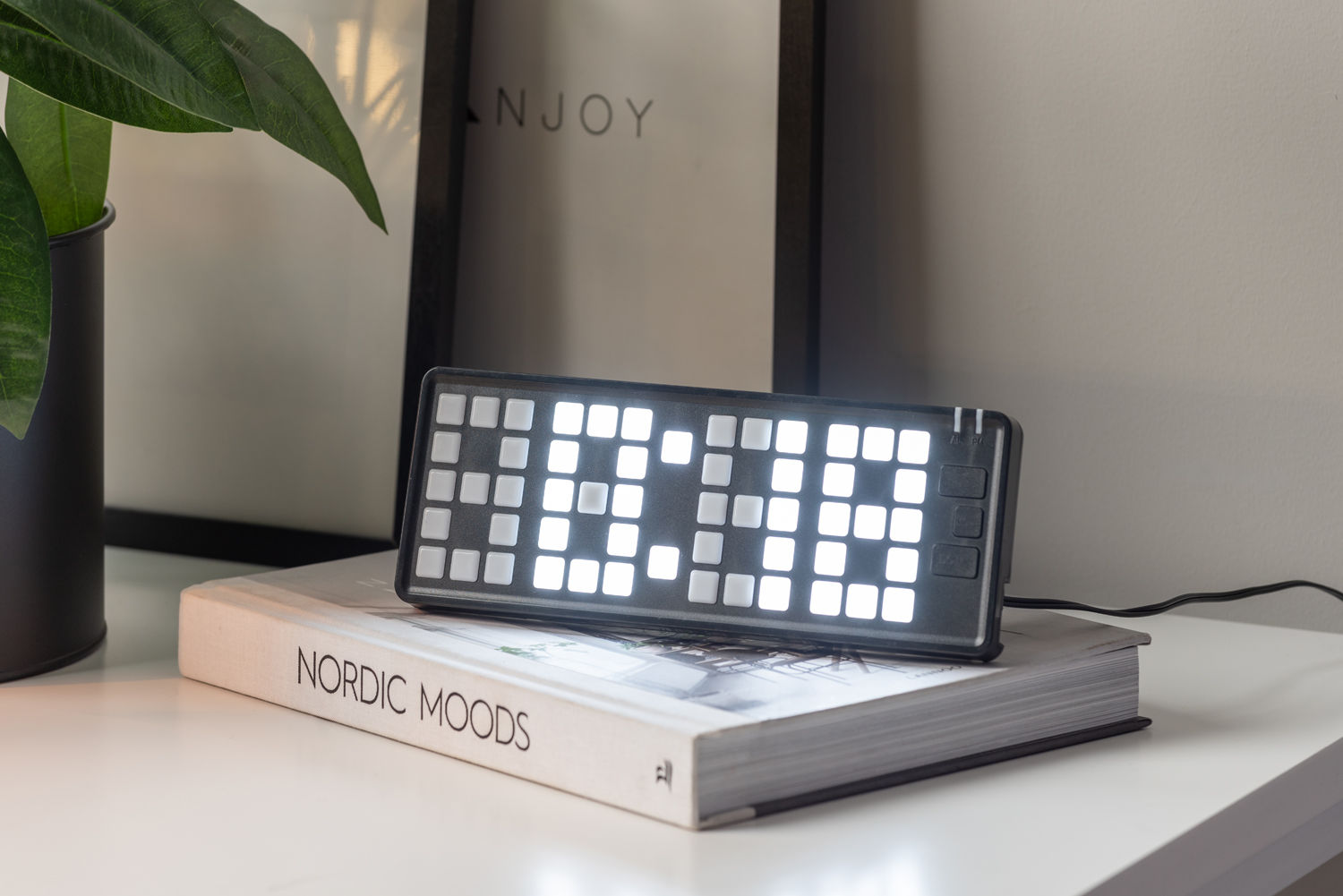 Karlsson Vækkeur Keyboard LED sort