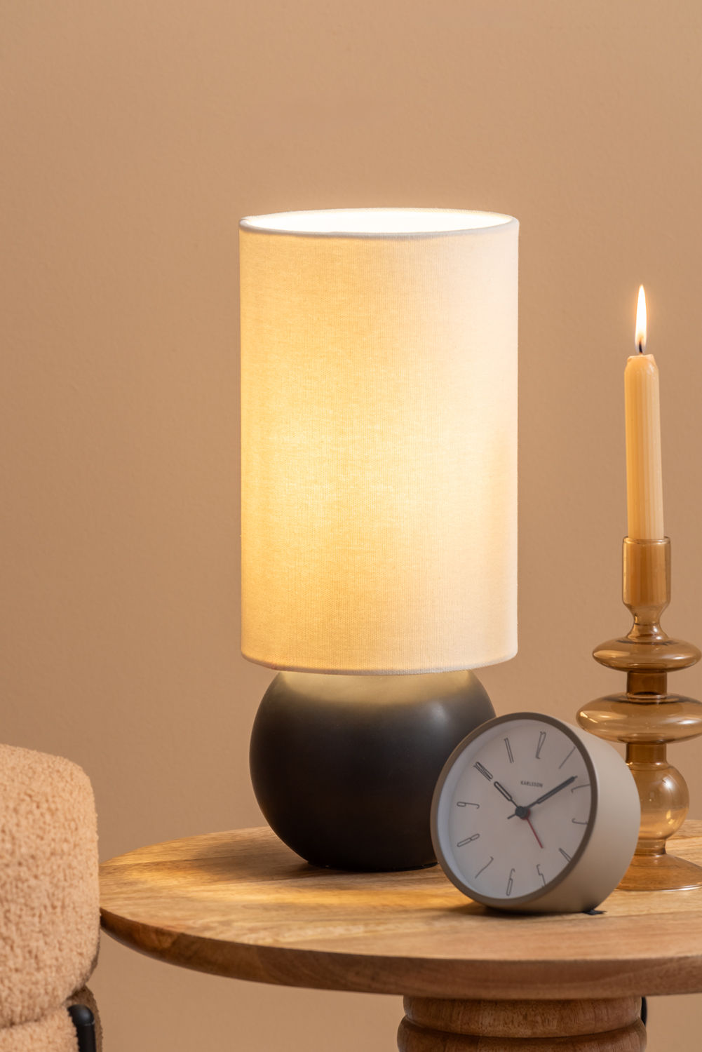 Leitmotiv Bordlampe Alma kugle mat sort