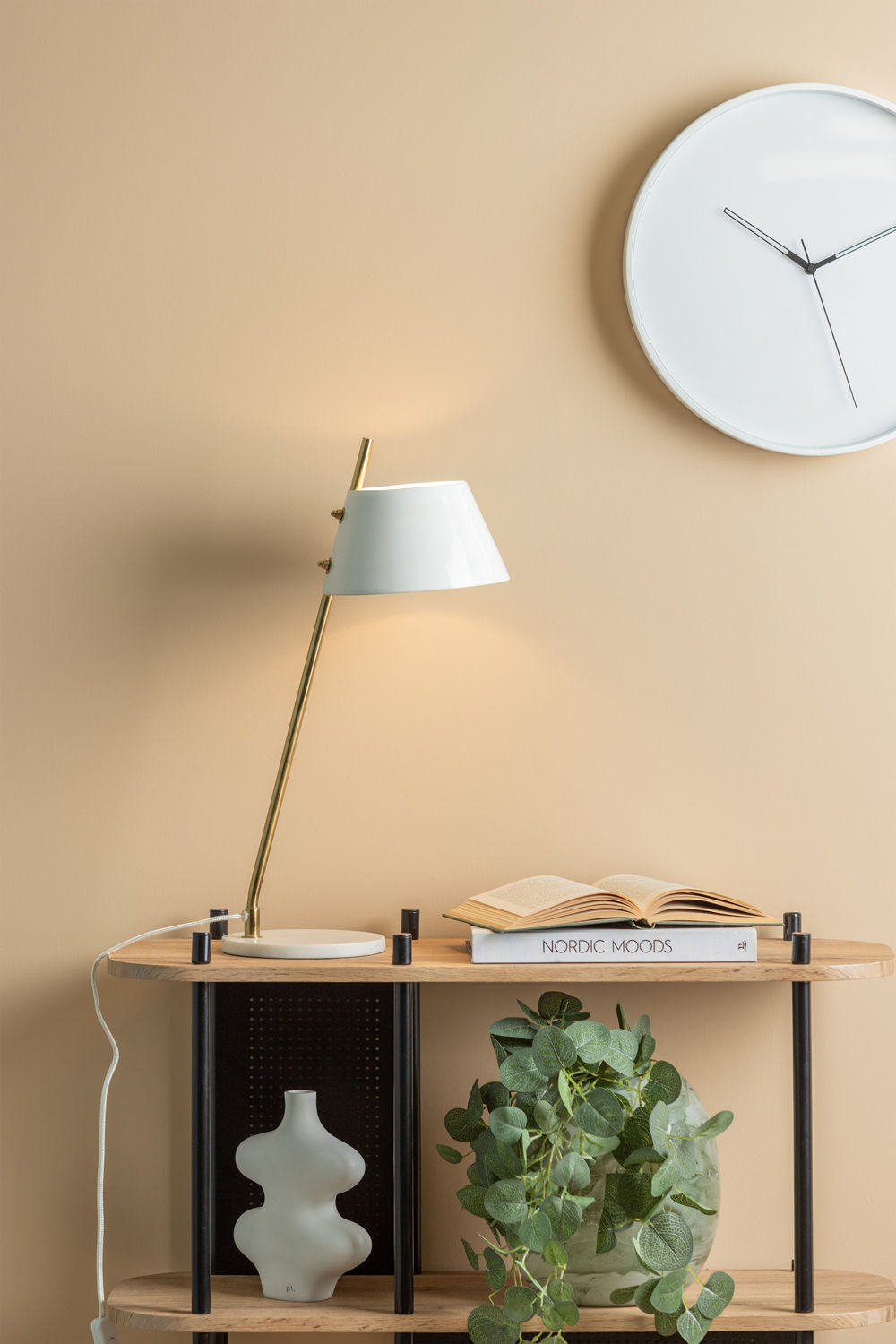 Leitmotiv Bordlampe Savvy emalje hvid