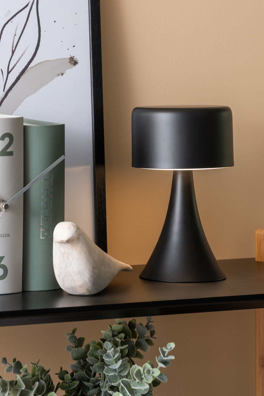 Leitmotiv Bordlampe Nora jern mat sort LED