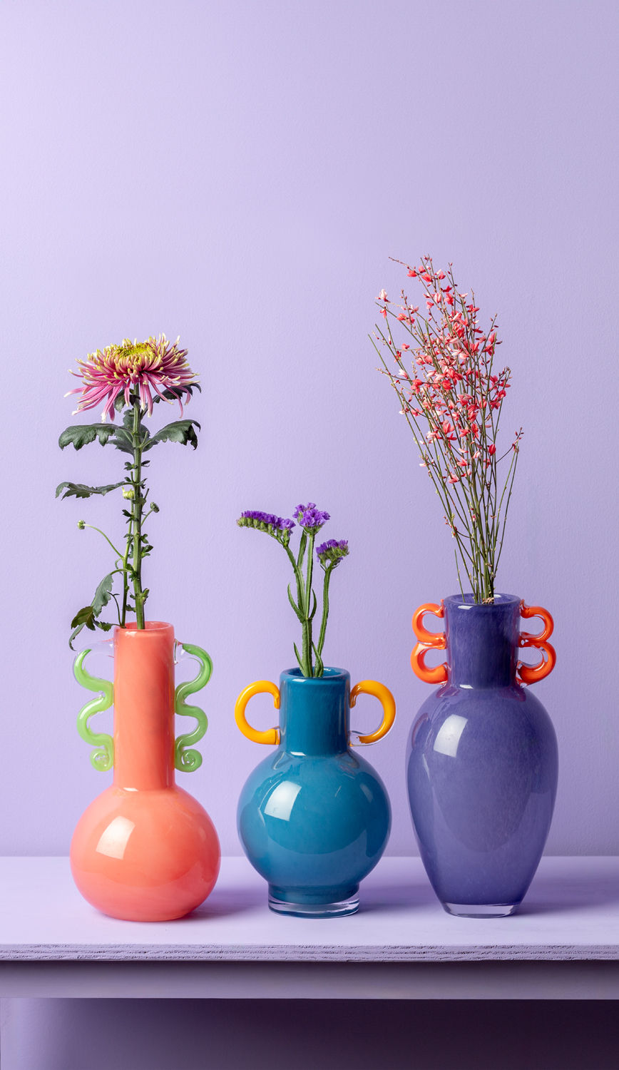 nutidens Vase Fiesta glas lys blå, gule hanke