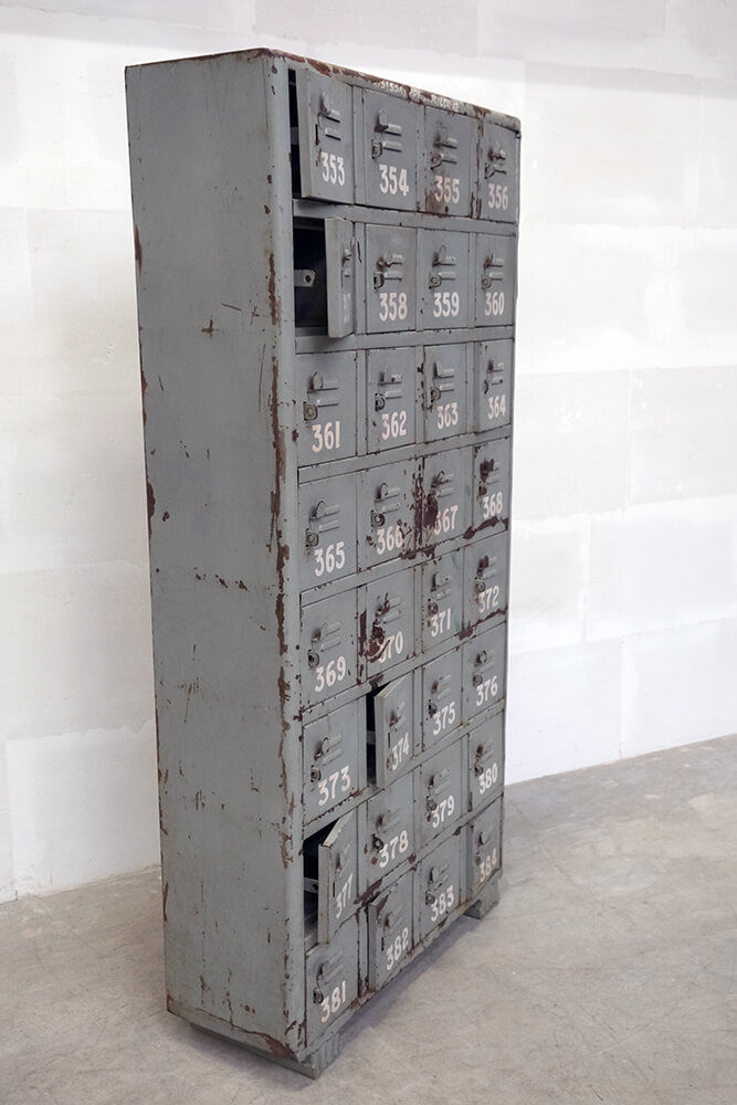 Trademark Living Lockerskab med 32 rum