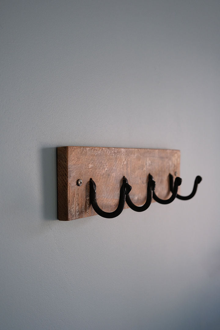 Trademark Living Pjerrot knagerække med 4 kroge