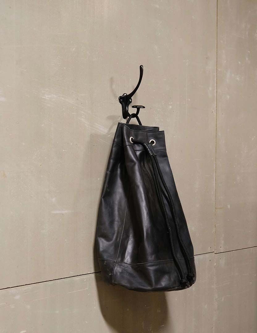 Trademark Living Claudio knage - sort