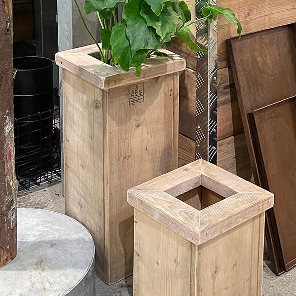 Plantesøjle i træ 50 cm