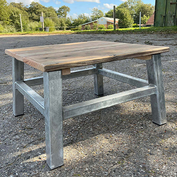 Galvaniseret havebord Loungebord 50x50x30 cm m/top af genbrugstræ