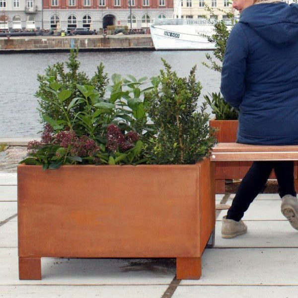 Plantekasse cortenstål modern m/ben 80x80x40 cm