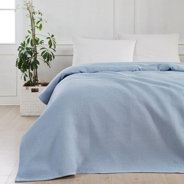 By Skagen sengetæppe Waffle 240 x 260 cm lyseblå