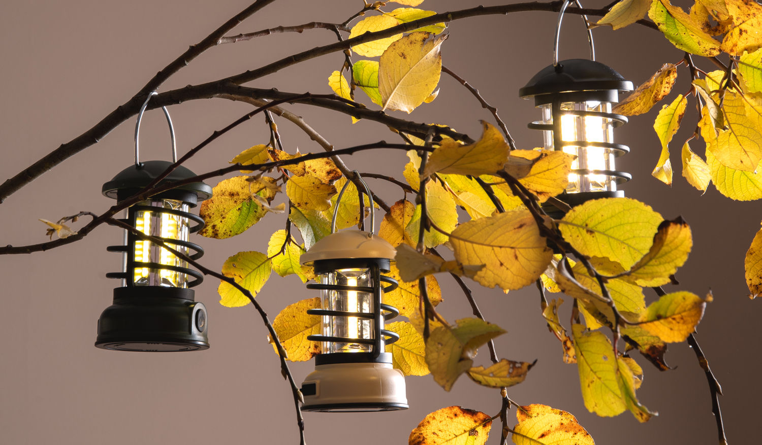 Leitmotiv Bordlampe Camping Lantern LED sort