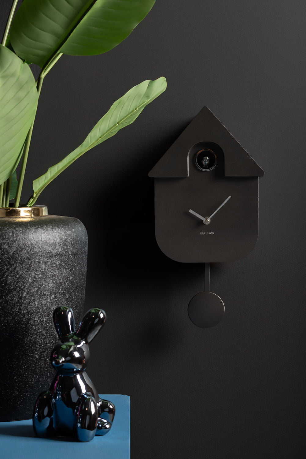 Karlsson Vægur Modern Cuckoo ABS metallic mørkegrå