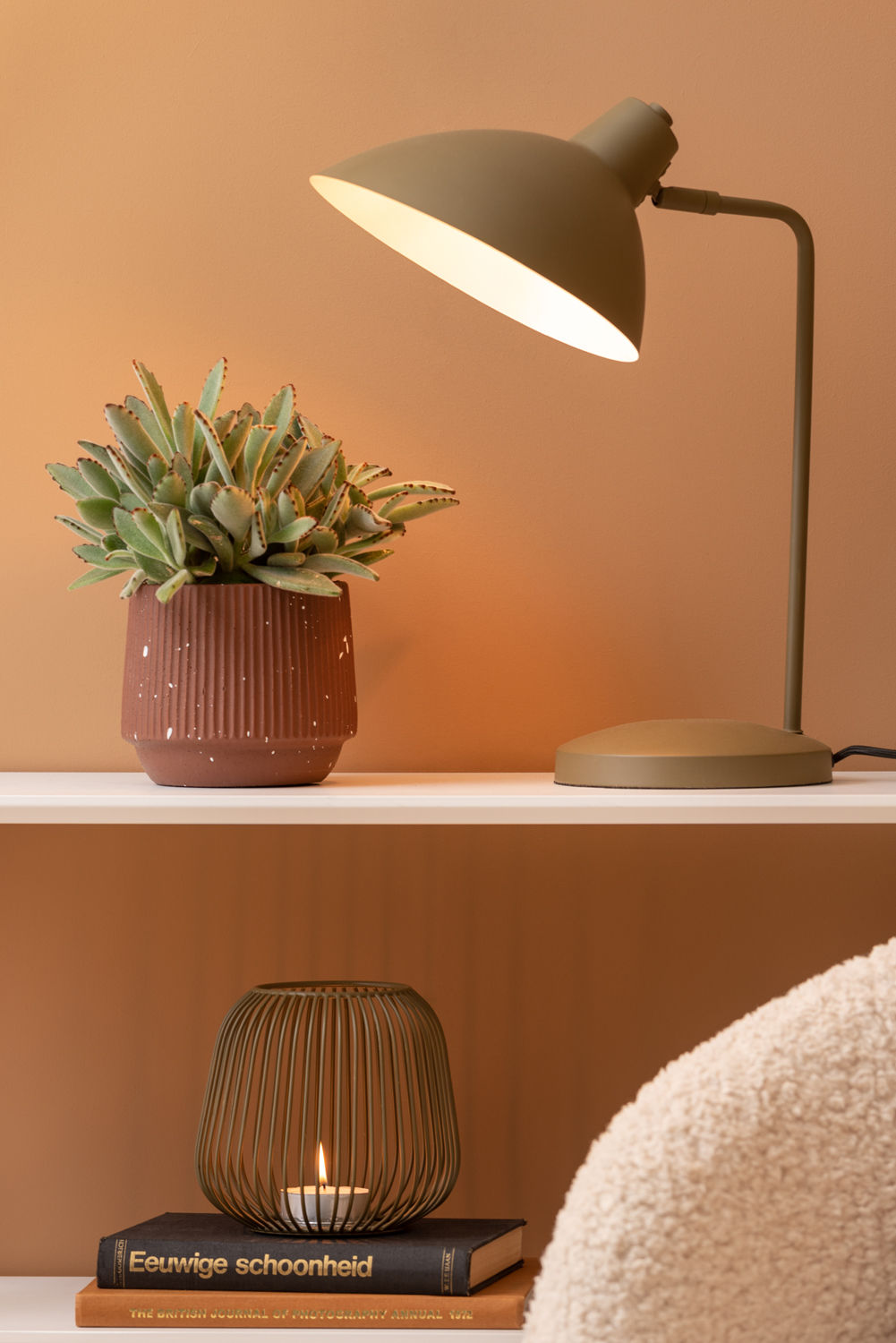 Leitmotiv Bordlampe Casque jern mosgrøn