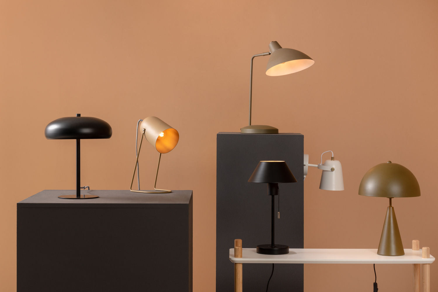 Leitmotiv Bordlampe Casque jern mosgrøn