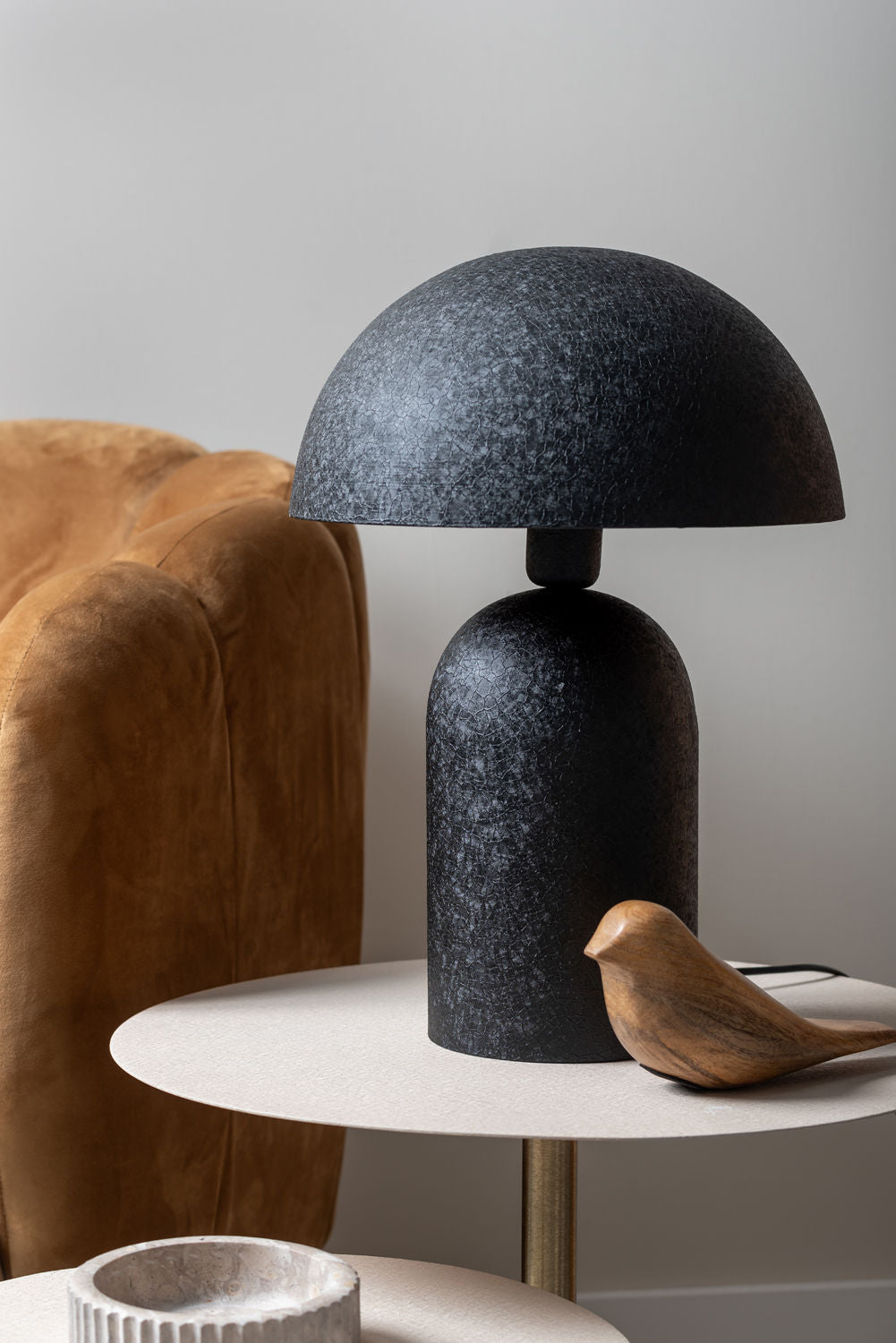 Leitmotiv Bordlampe Boaz stor jern tekstureret sort