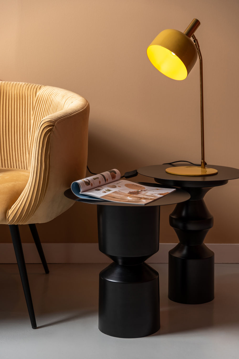 Leitmotiv Bordlampe Smart emalje honninggul