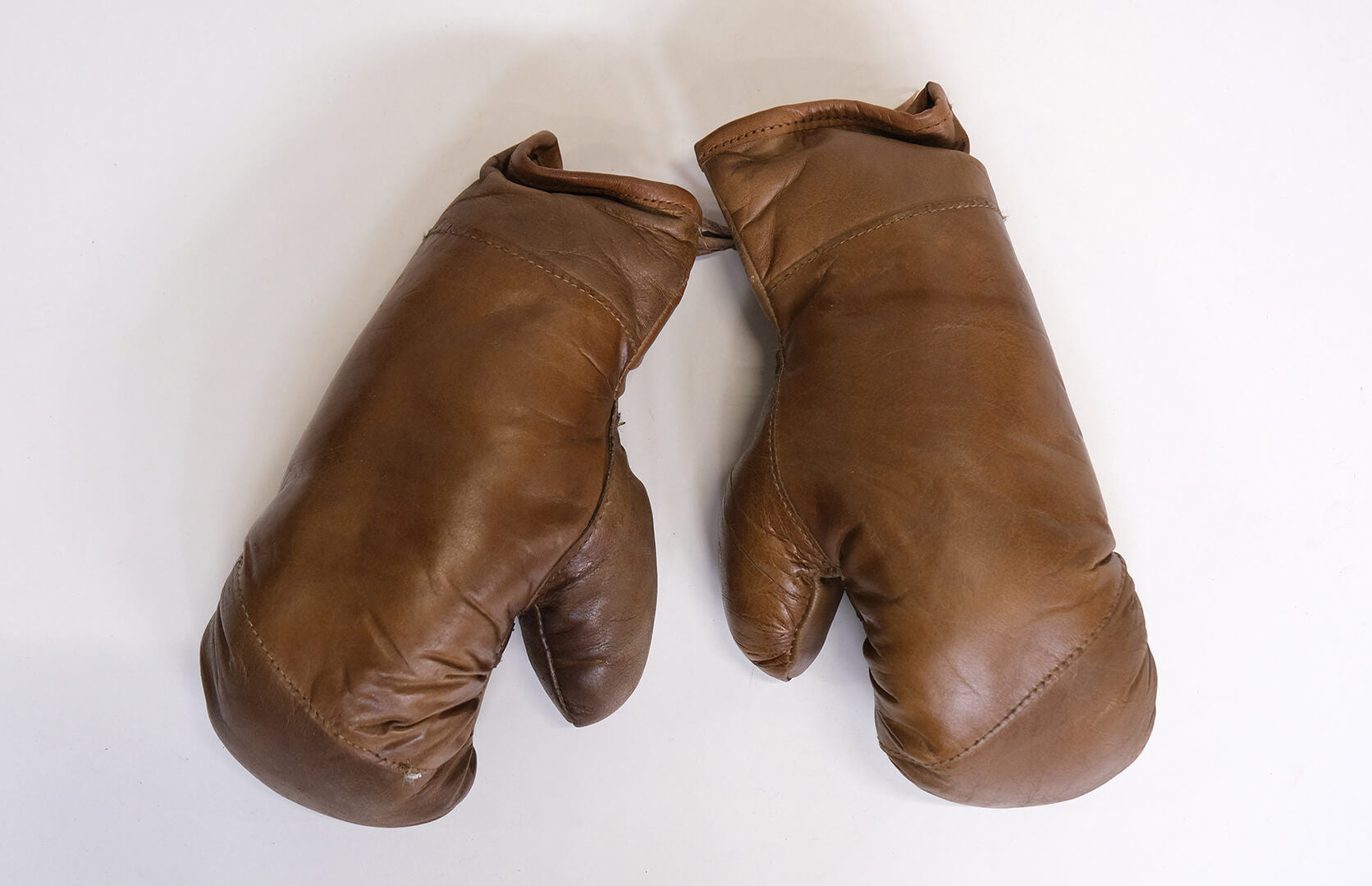 Trademark Living Rocky boksehandsker - Brun