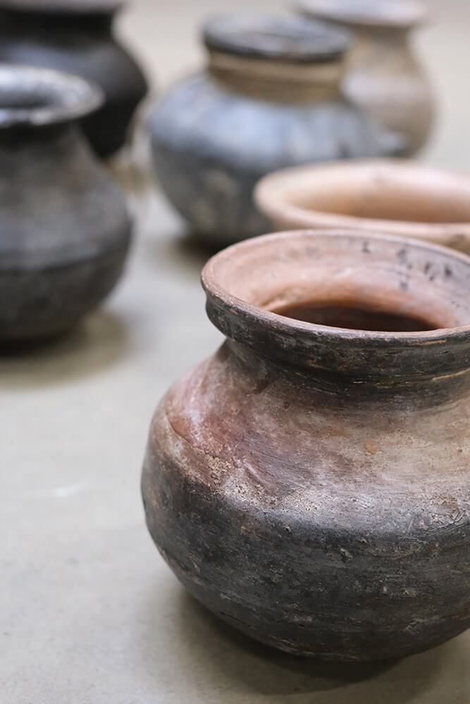 Trademark Living Lille autentisk lerpotte med metalring