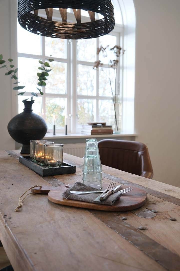 Trademark Living Pelle skærebræt med håndtag - ovalt