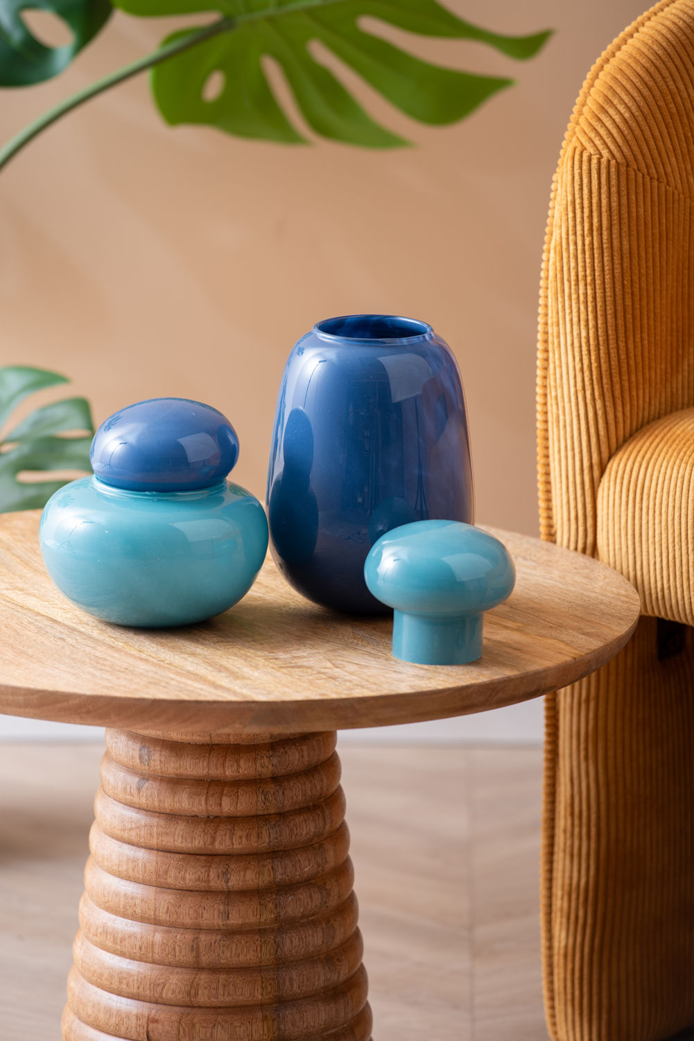 present time Vase Nuevo Dulce small soft blue w. dark blue lid