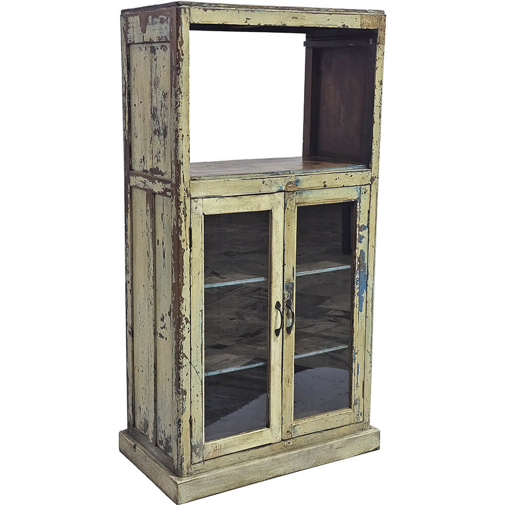 Trademark Living Skønt patineret vitrineskab