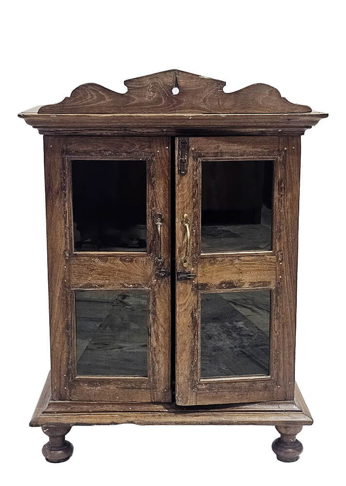 Trademark Living Vitrineskab med flotte detaljer