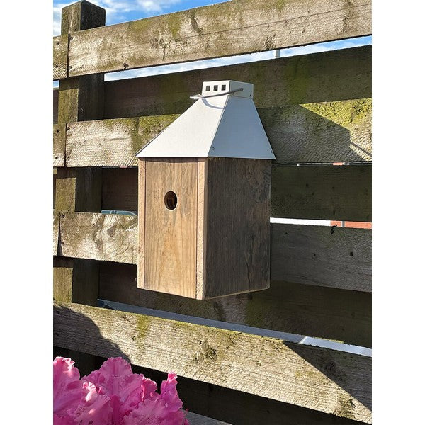 Hvid Mini Birdy Sleep Wall Fuglehus (genb træ) L17xB17xH36,5 cm